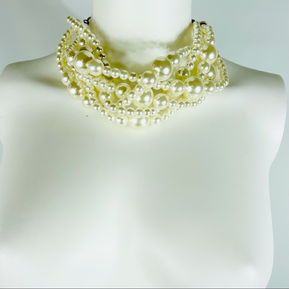 Fashion Women’s Necklace - Picture 3 of 4